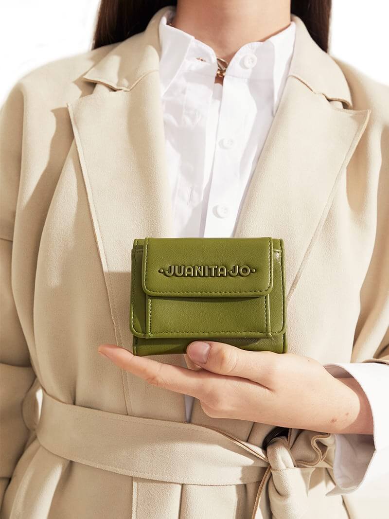 BILLETERA VERDE PEQUEÑA CON BOLSILLO EXTERNO