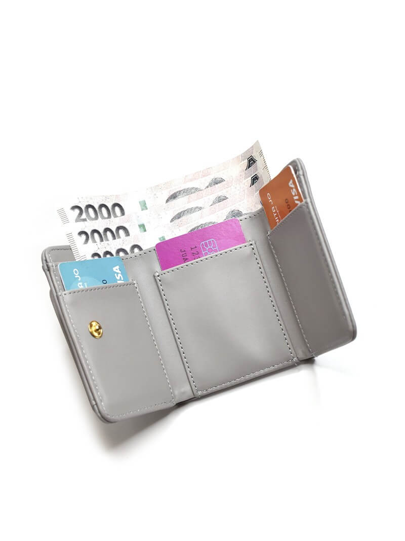 BILLETERA GRIS PEQUEÑA CON BOLSILLO EXTERNO