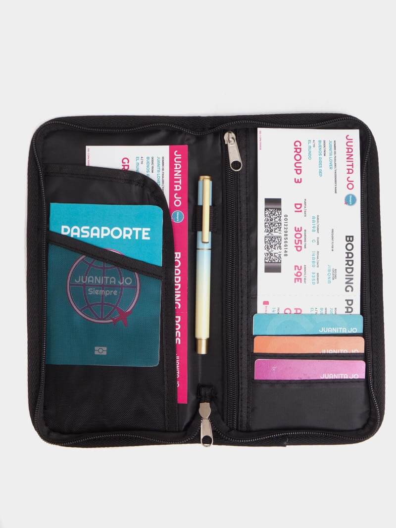 Porta pasaporte negro