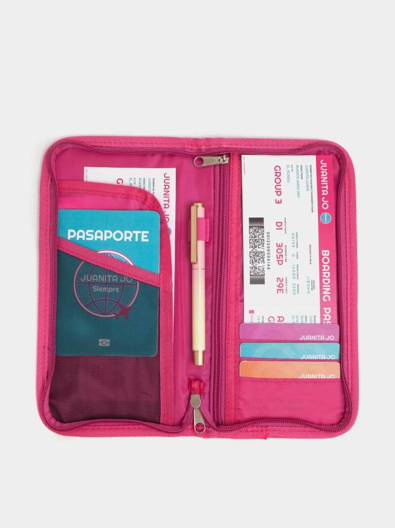 Porta pasaporte fucsia