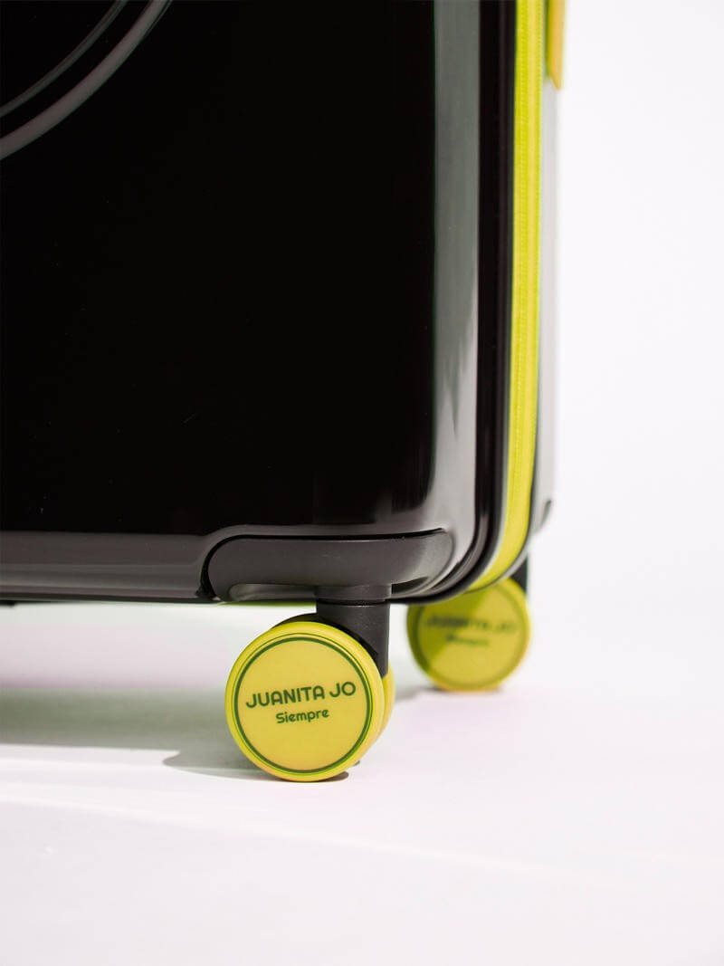 Valija Carry on de 15 Kilos negro y amarillo