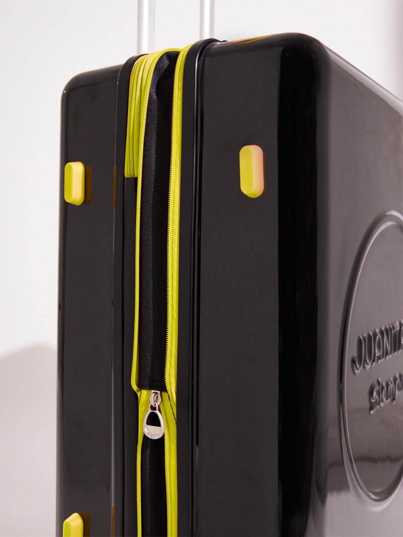 Valija Carry on de 15 Kilos negro y amarillo