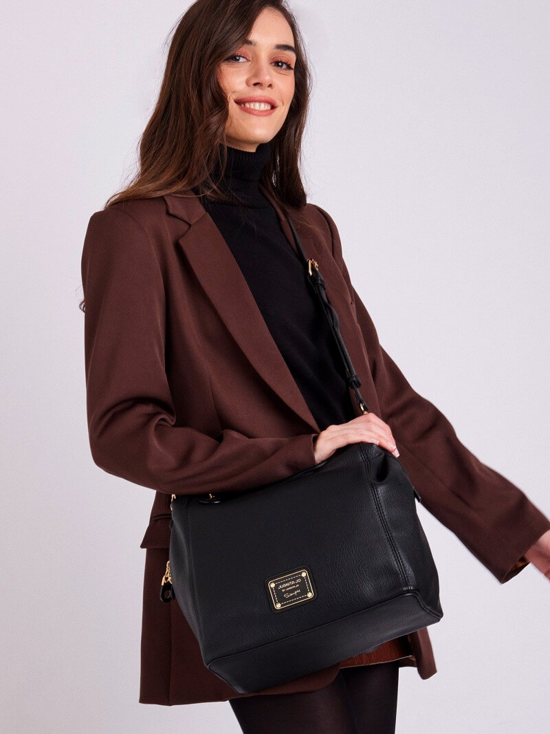 Cartera negra Agos