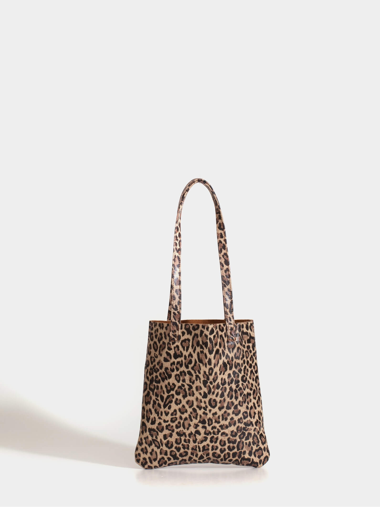 Tote bag de cuero chica print