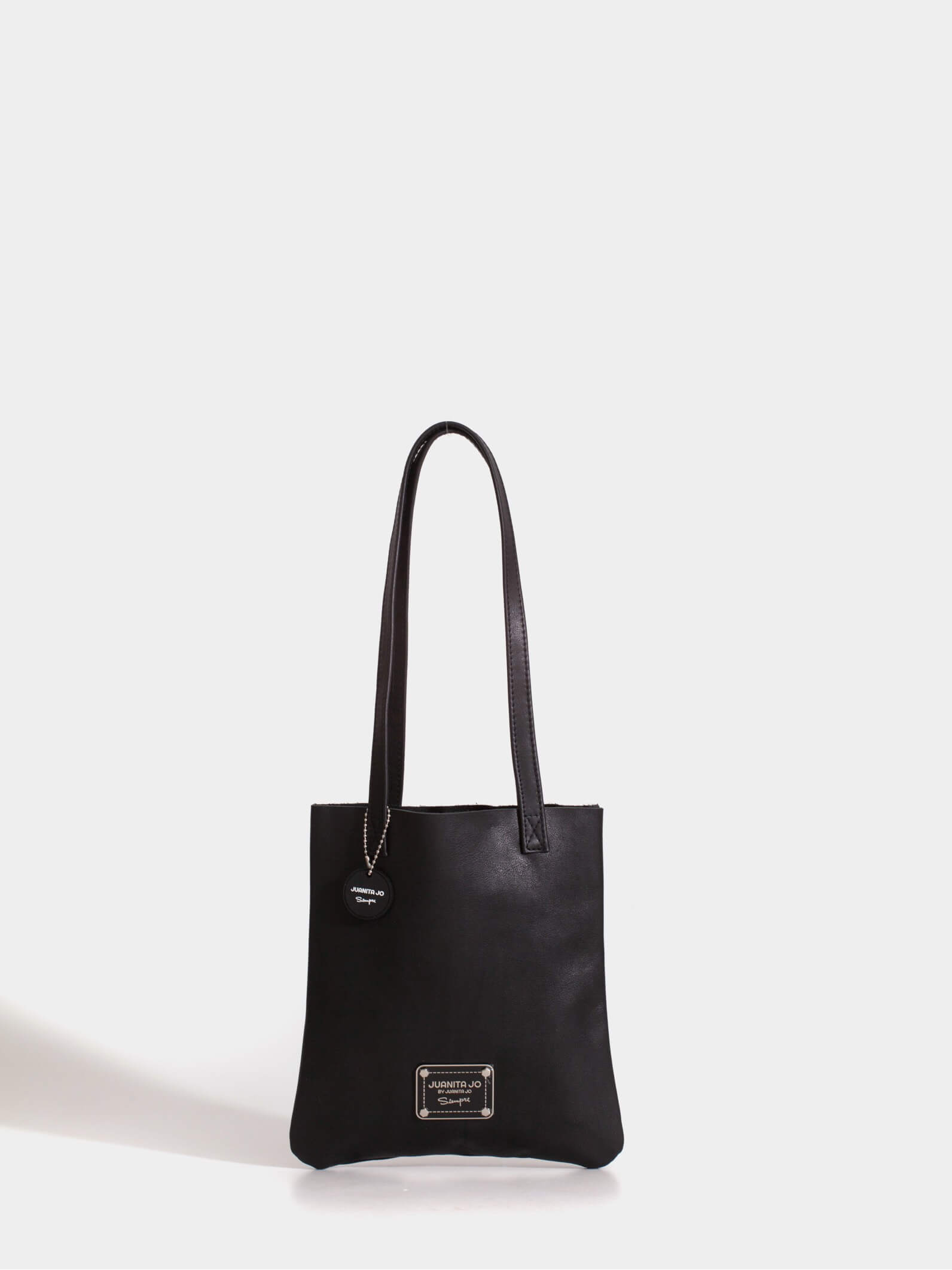 Tote bag de cuero chica negra
