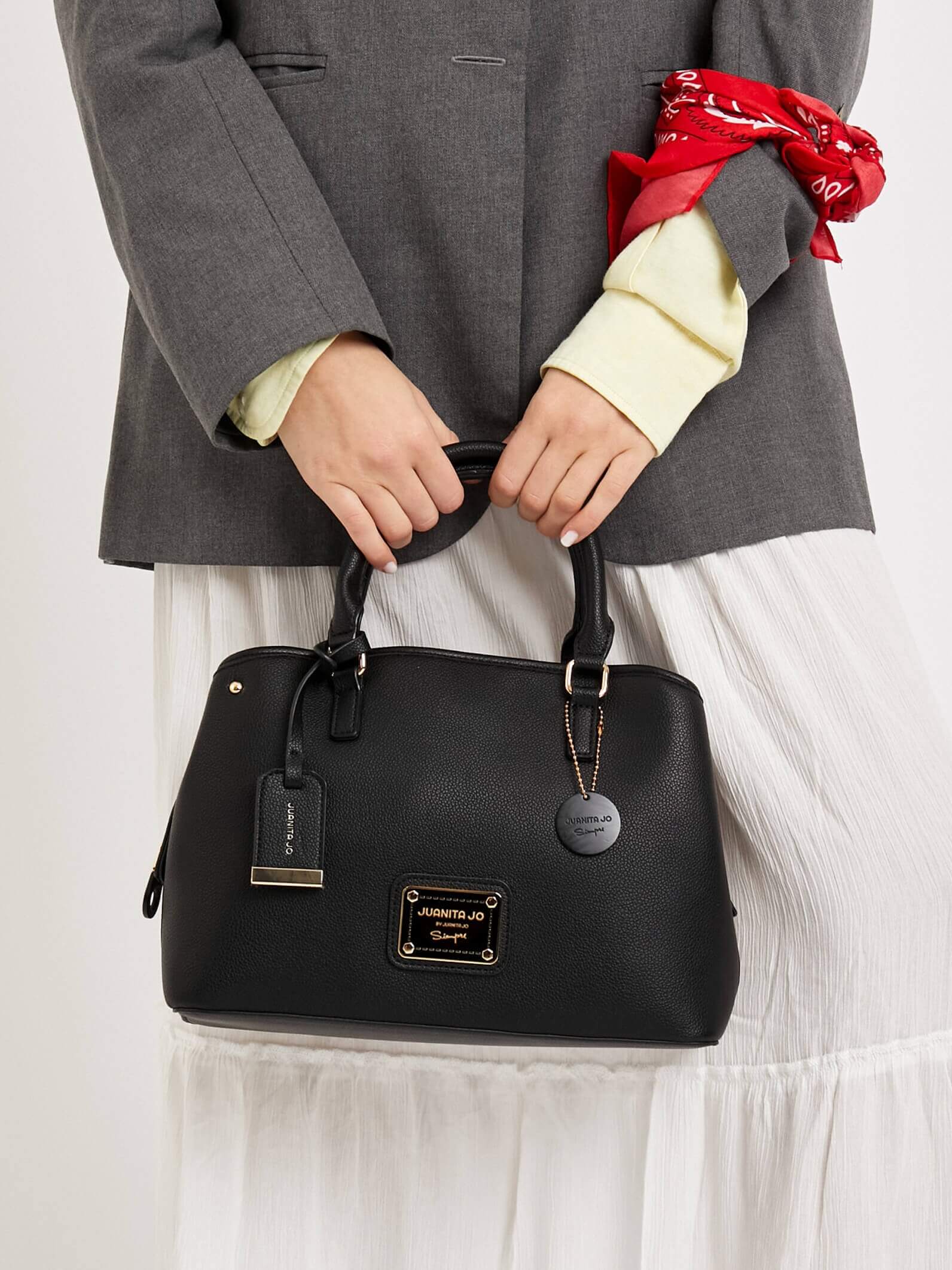 Cartera de mano mediana negra Venecia