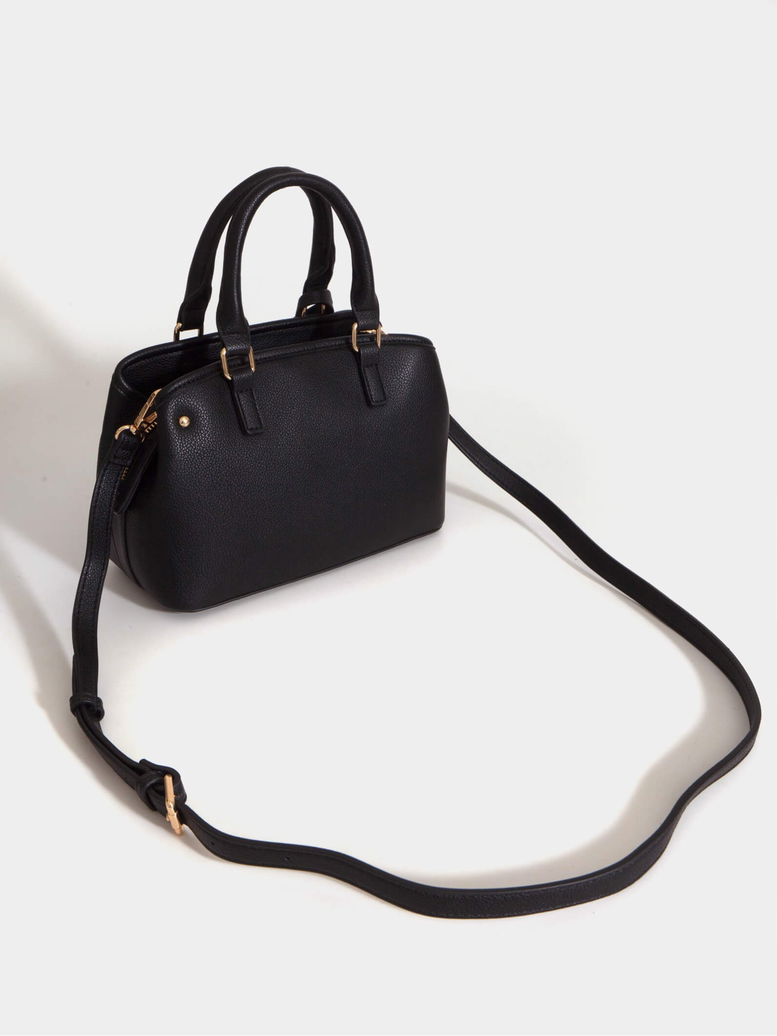 Cartera de mano pequeña negra Venecia