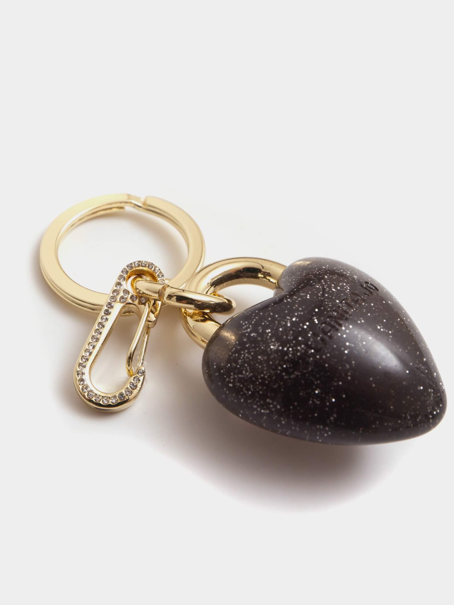 LLavero y charm de corazón negro