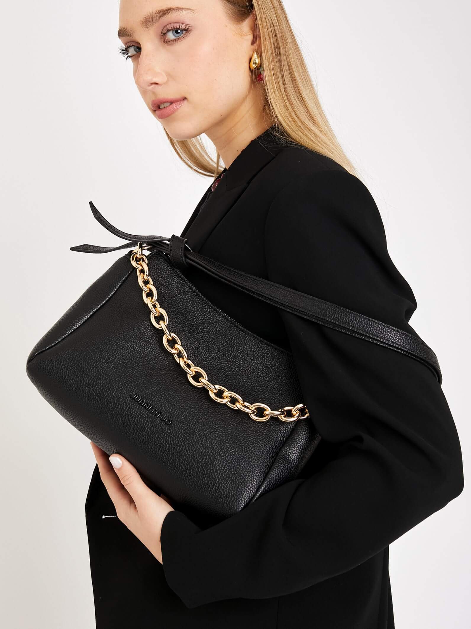 Cartera de hombro negra Juliana