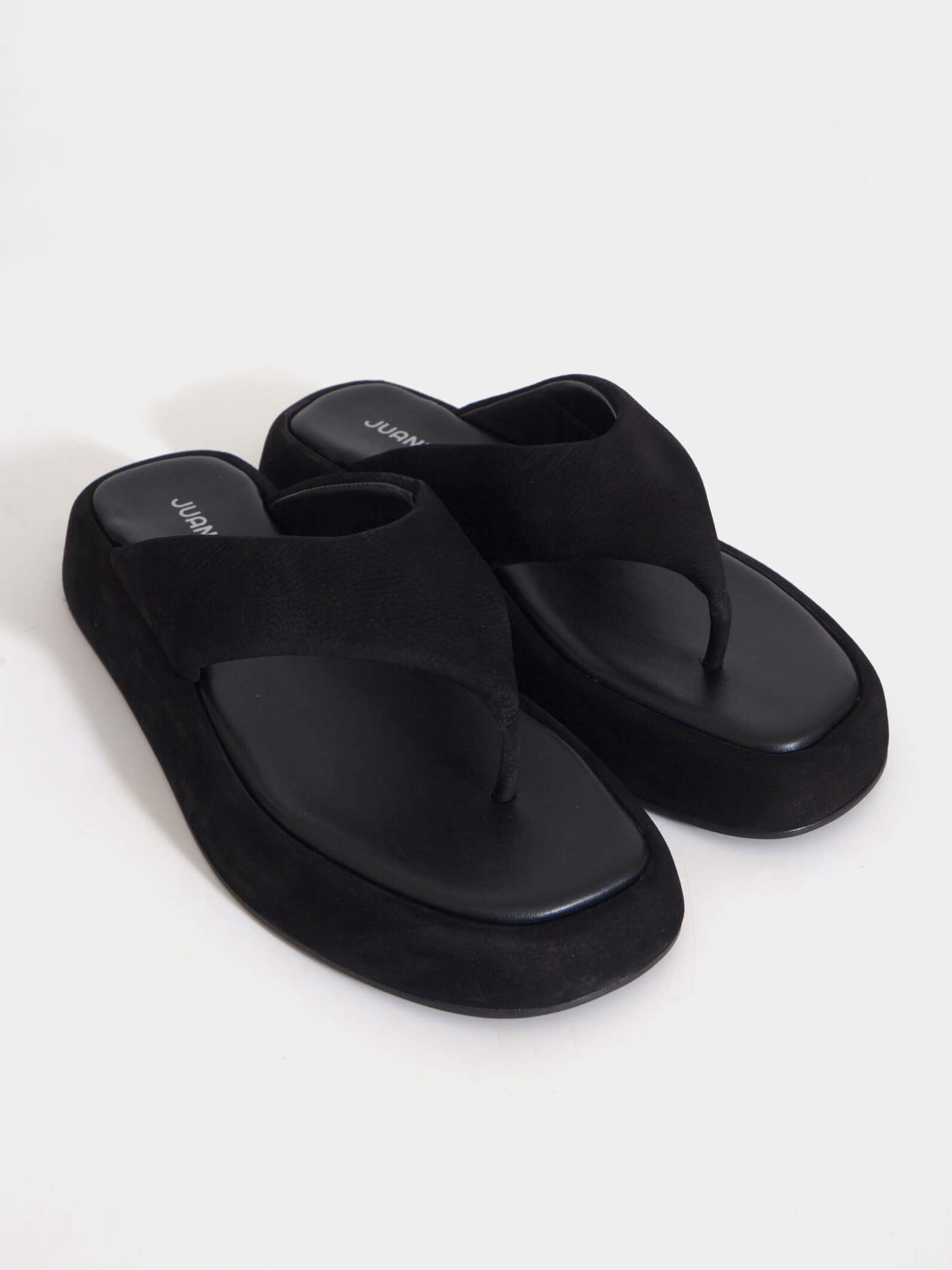 Sandalia negra Clara