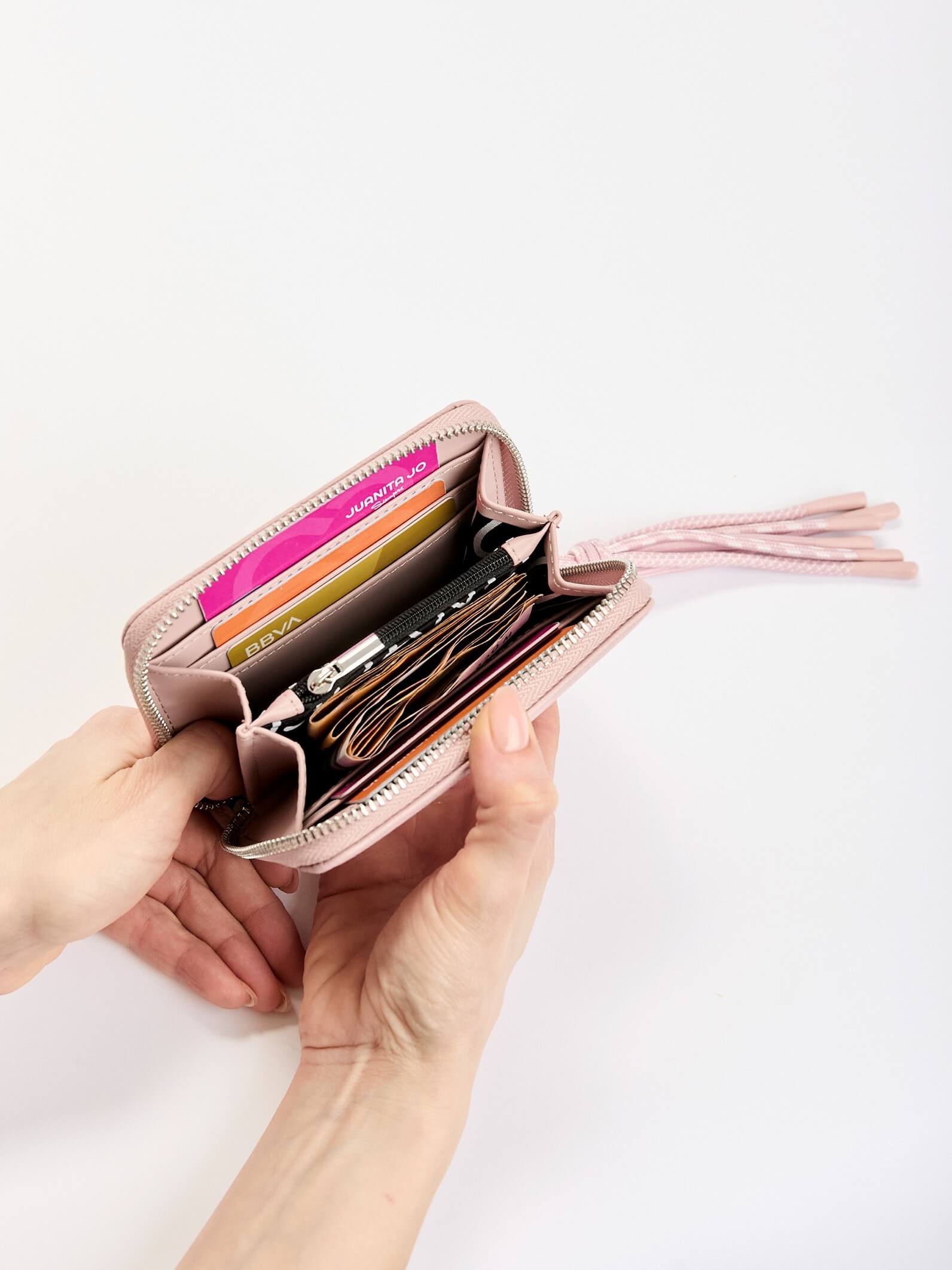 Billetera chica rosa con tiracierre de cordones