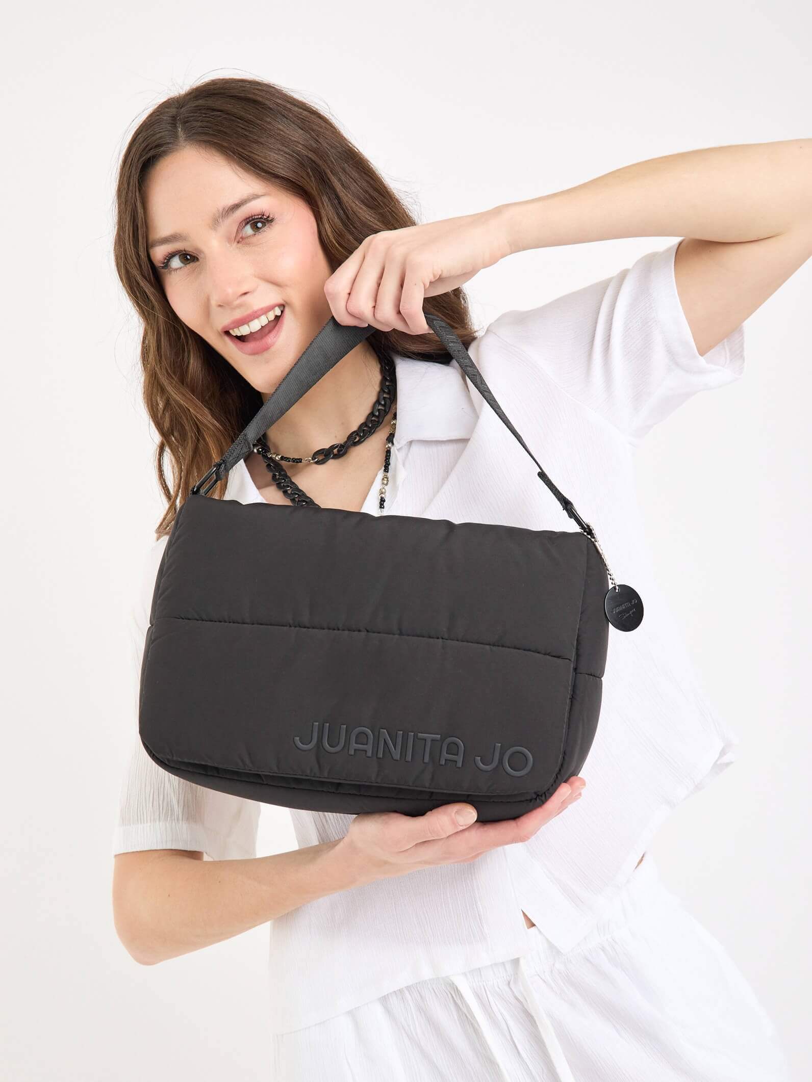 Bandolera Negra Puffer Caro Juanita Jo