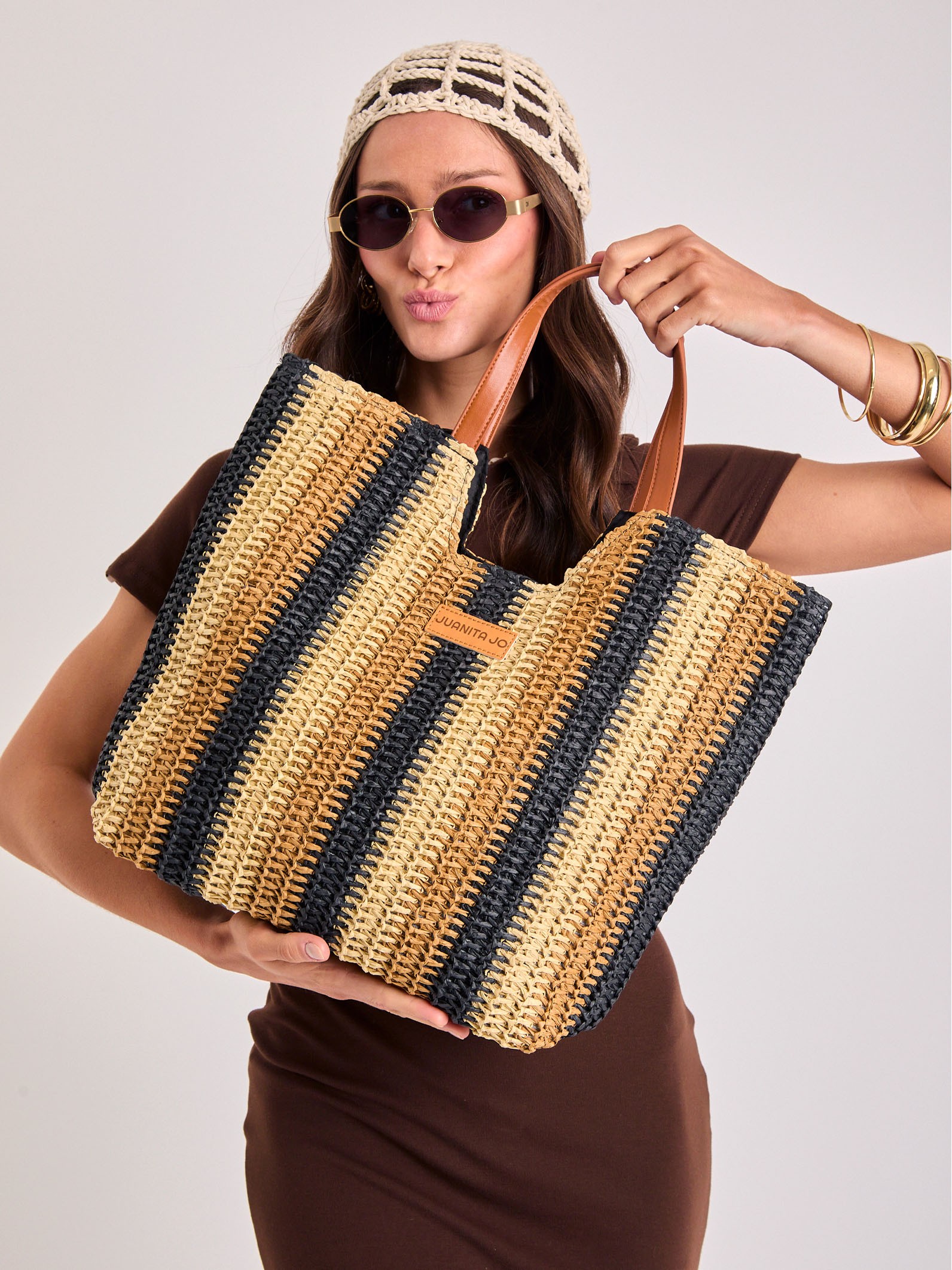 Cartera de Playa negra y beige Santorini