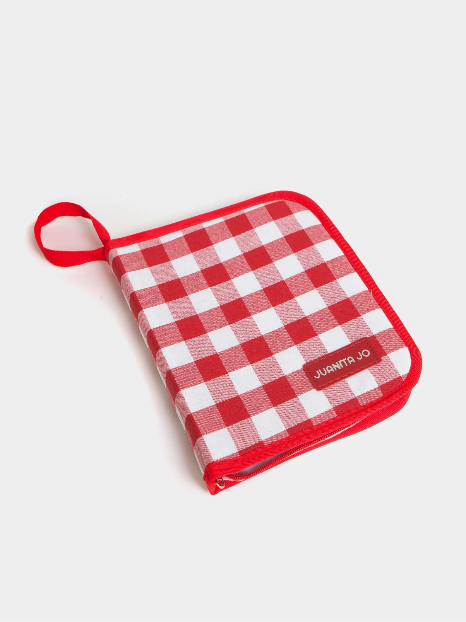 Estuche rojo de cubiertos