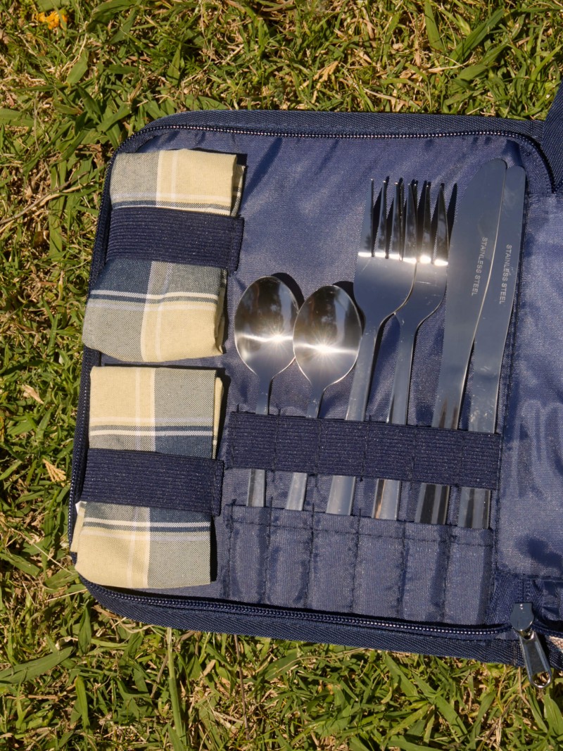Estuche azul de cubiertos para picnic