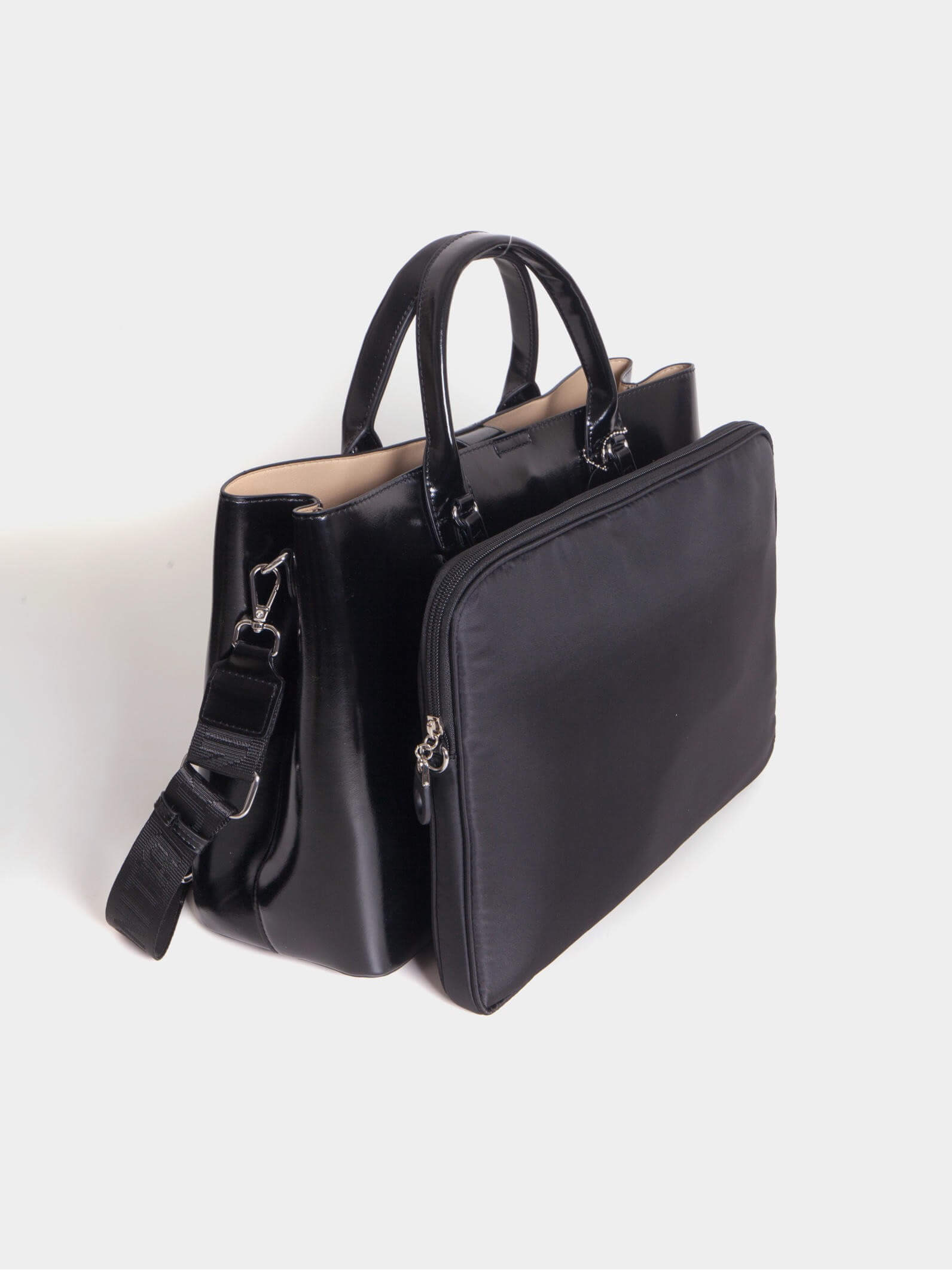 Cartera con porta Notebook Negra Worky