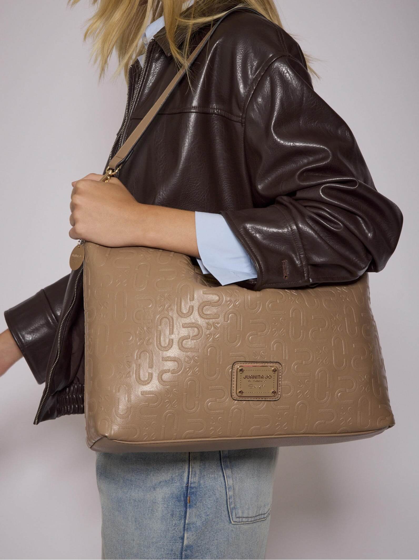 Cartera porta Notebook Camel Monogram