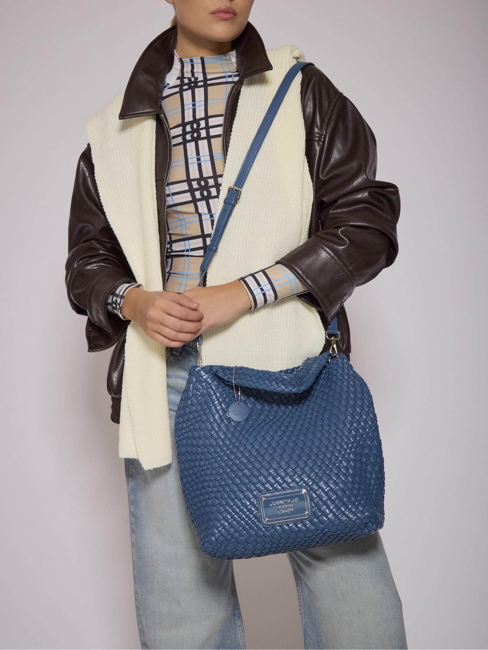 Cartera Mediana Azul Lazo