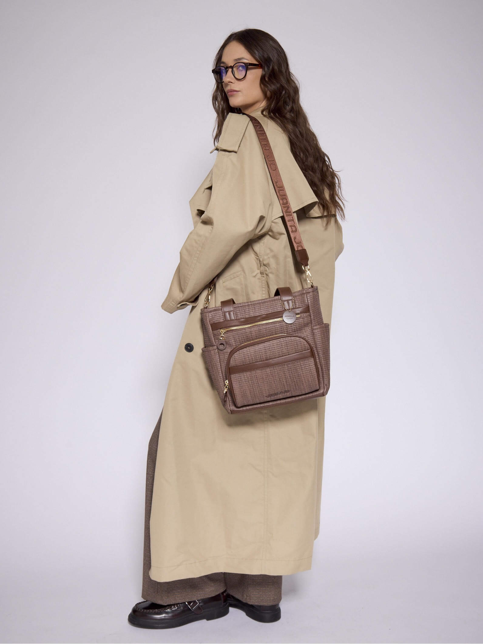 Cartera Mediana Marrón Diana