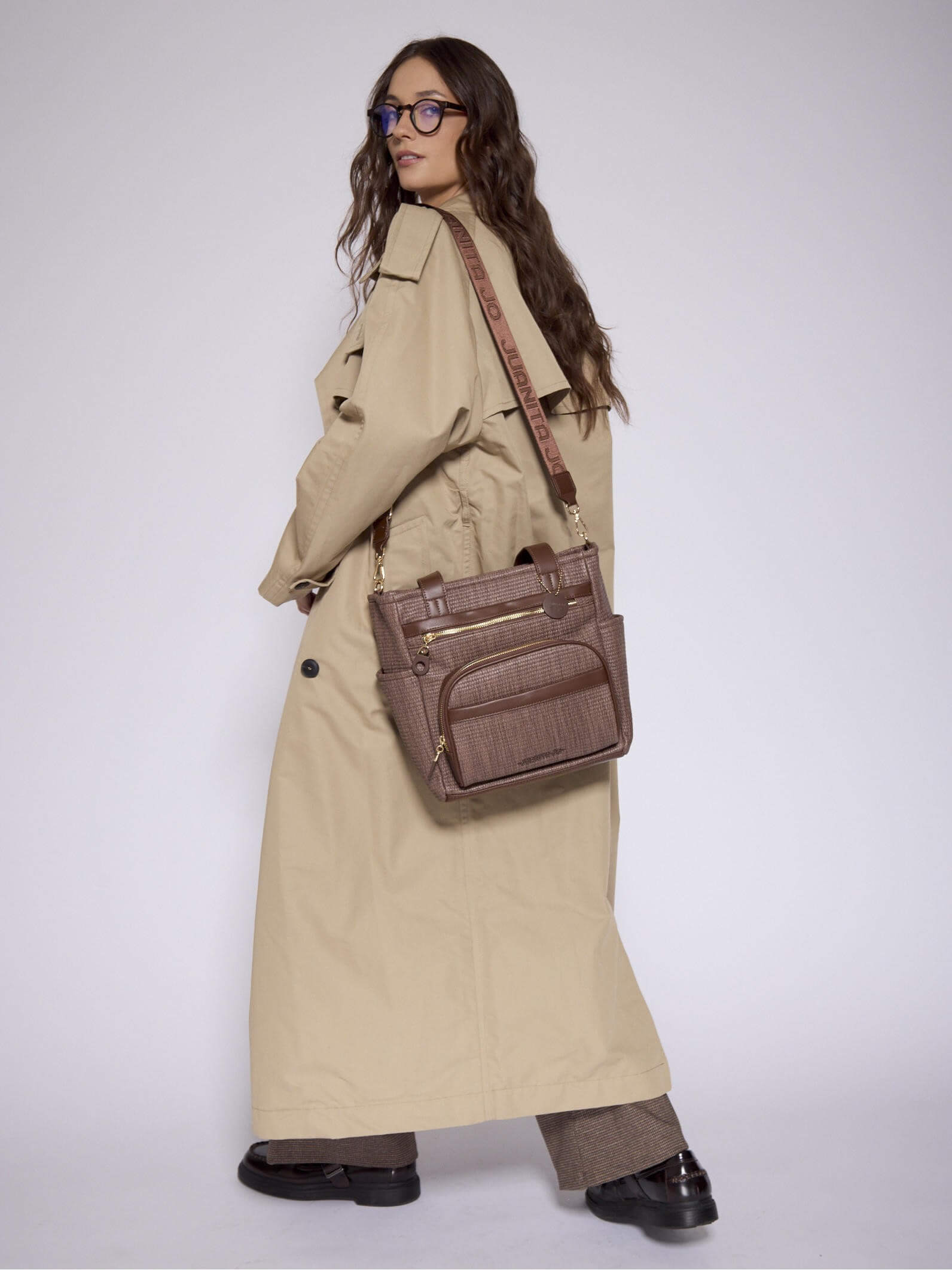 Cartera Mediana Marrón Diana
