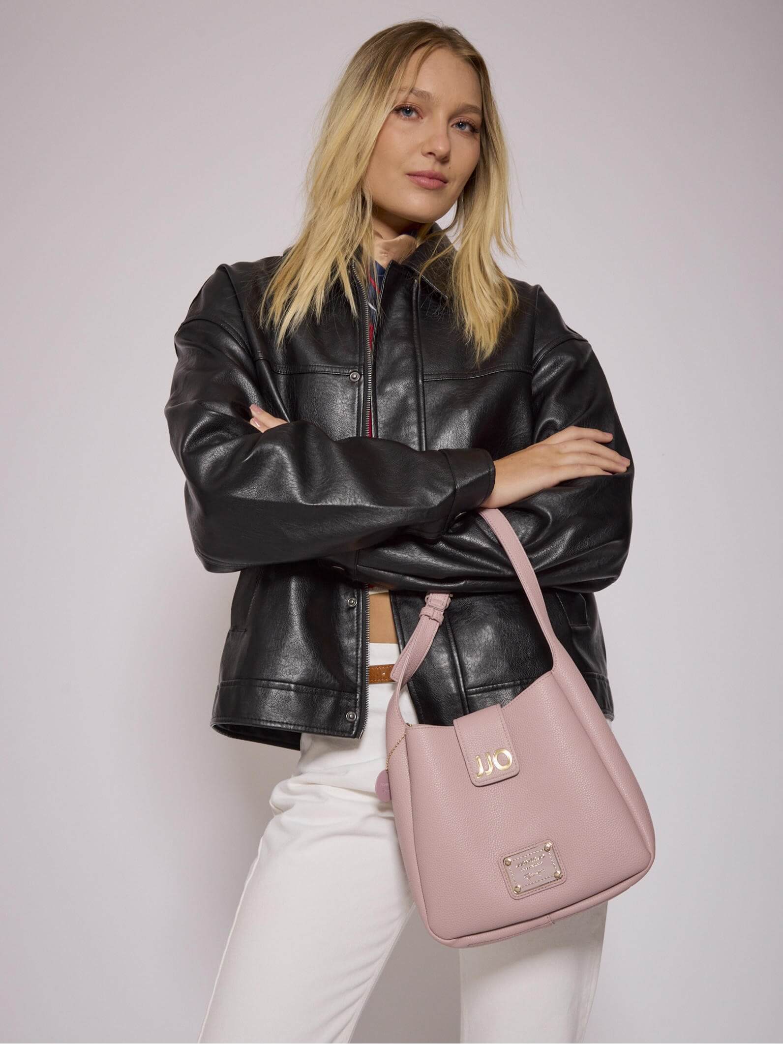 Cartera Rosa tipo Bucket Chica Lina