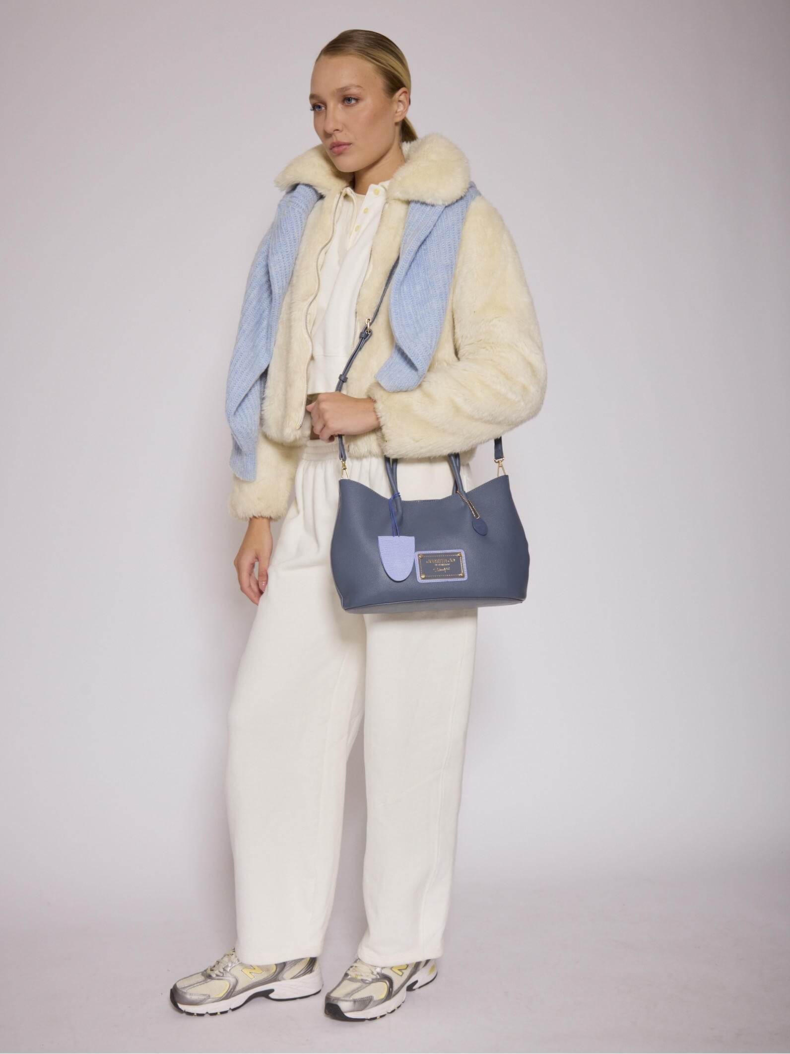Cartera Shopper Azul Mediana Alma