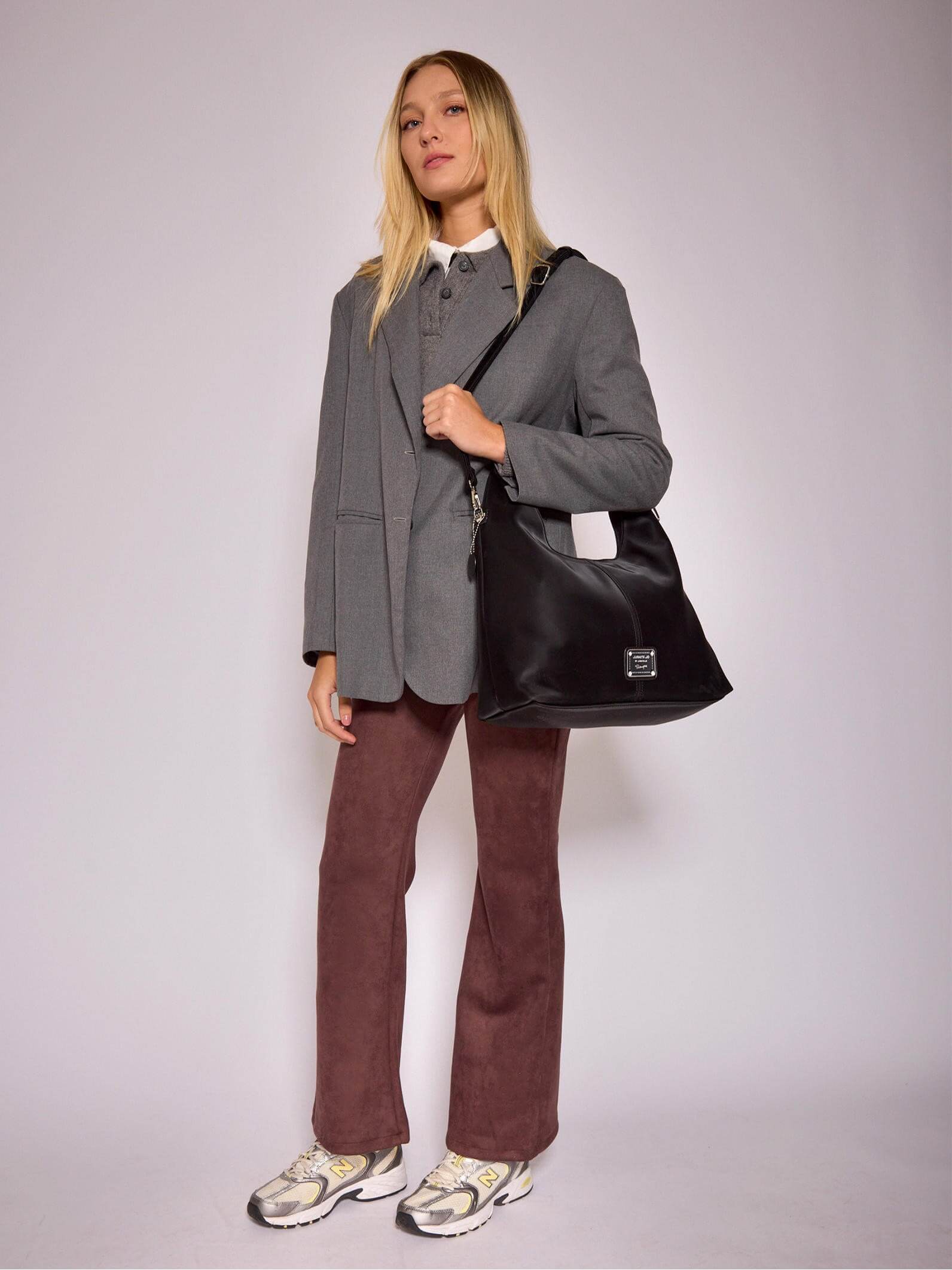 Cartera Negra tipo Hobo Grande Nala