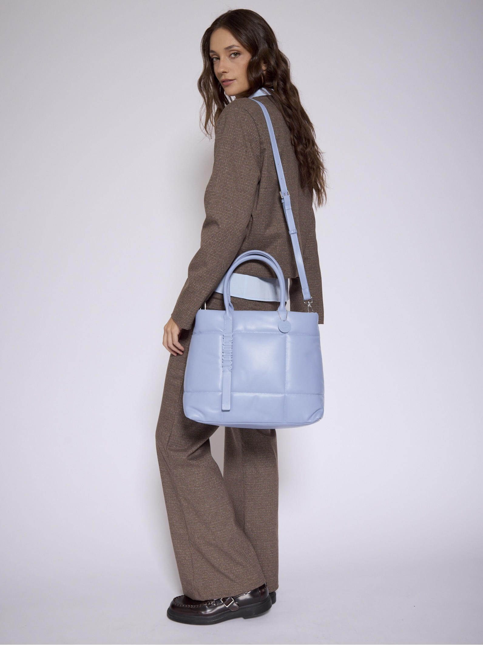 Cartera Mediana Celeste Puffer