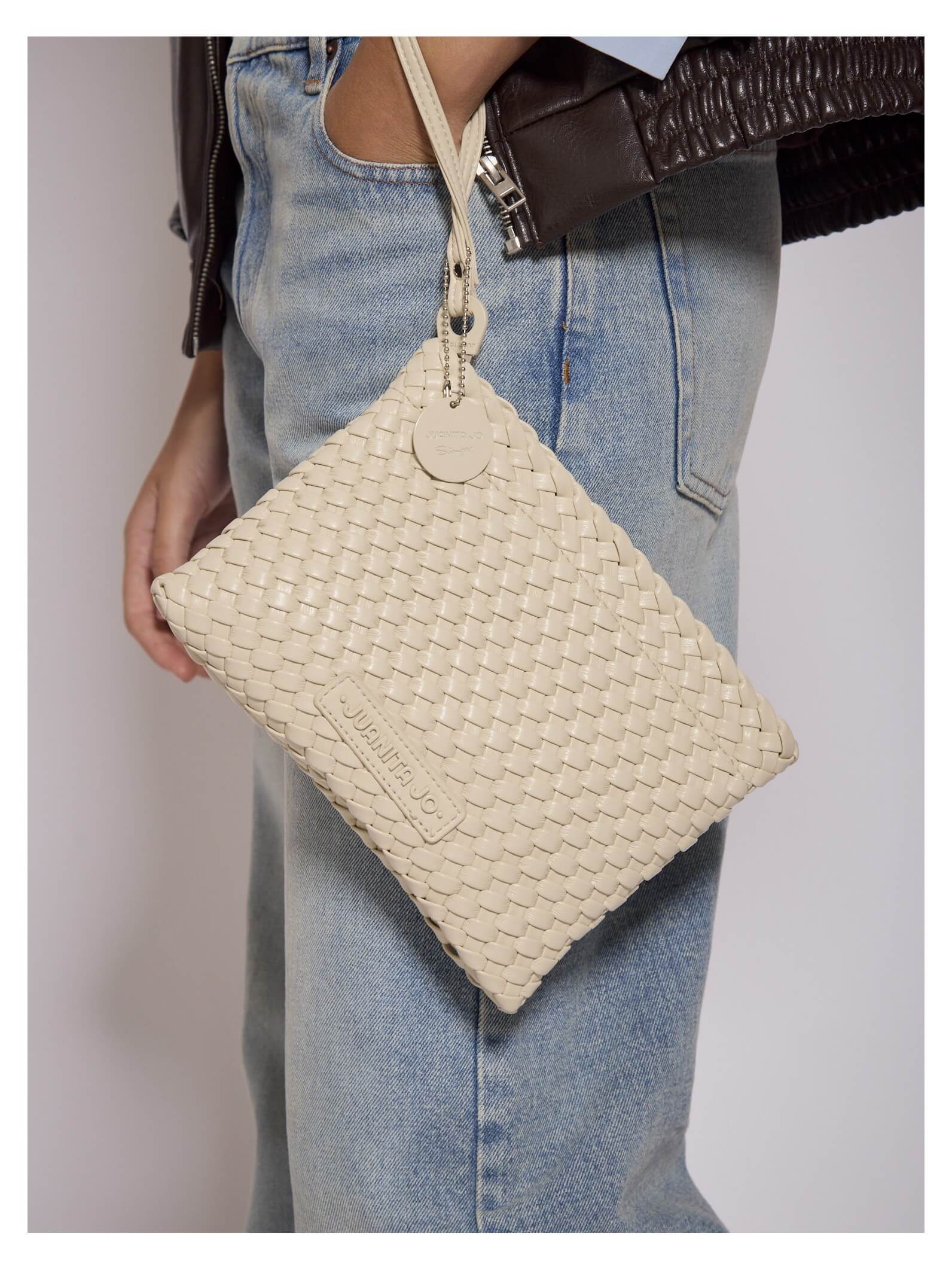 Set Lazo: Cartera mediana + Sobre pouch rectangular Crema