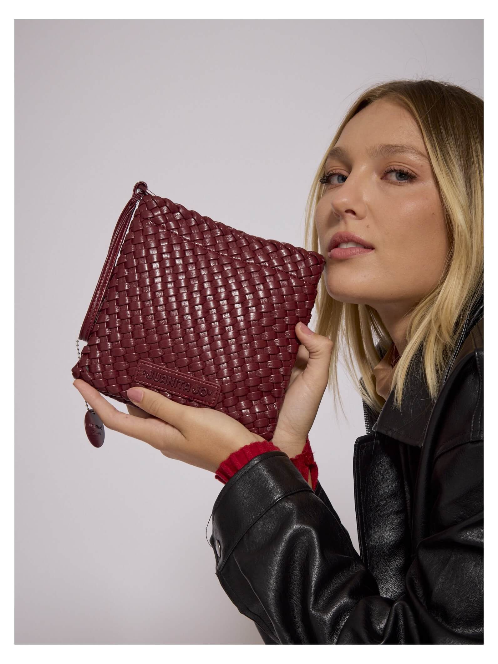 Set Lazo: Cartera chica + Sobre pouch cuadrado Bordó