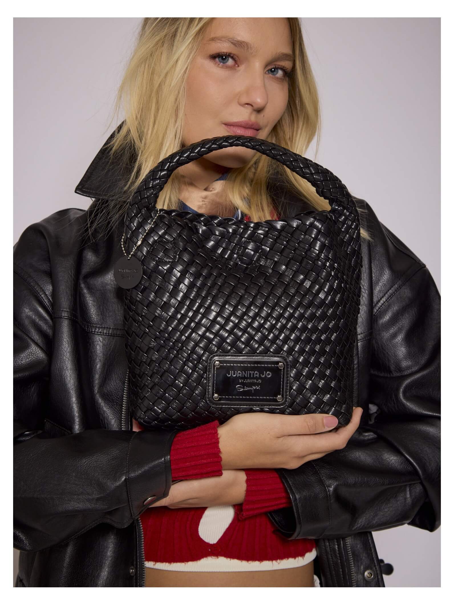 Set Lazo: Cartera chica + Sobre pouch cuadrado Negro