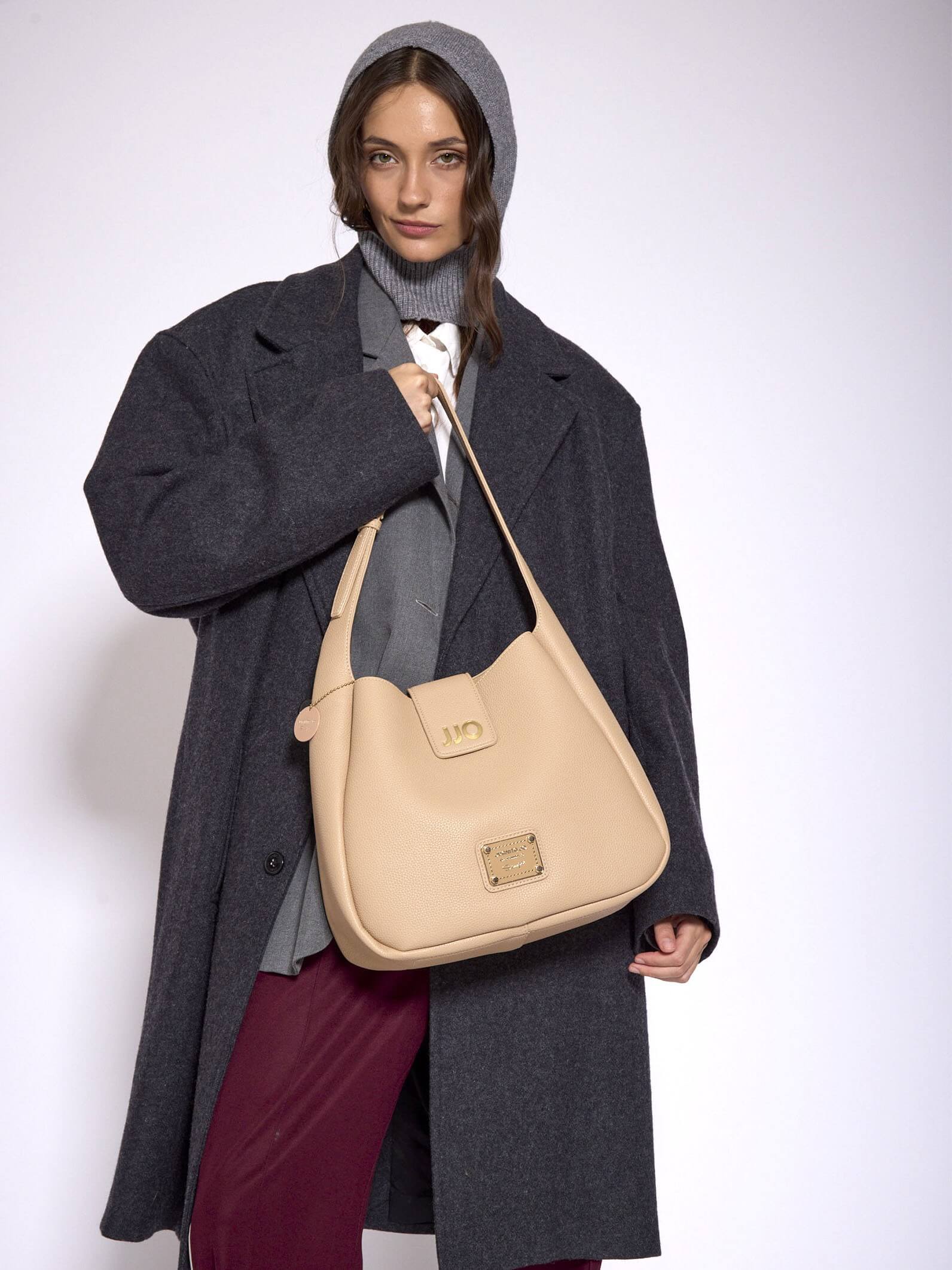 Cartera Camel tipo Bucket Mediana Lina